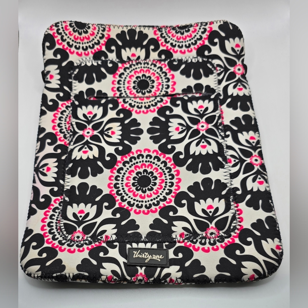 Thirty One Tote A Tablet Sleeve Case Soft Pink Pop Medallion Print 8 x 10 EUC